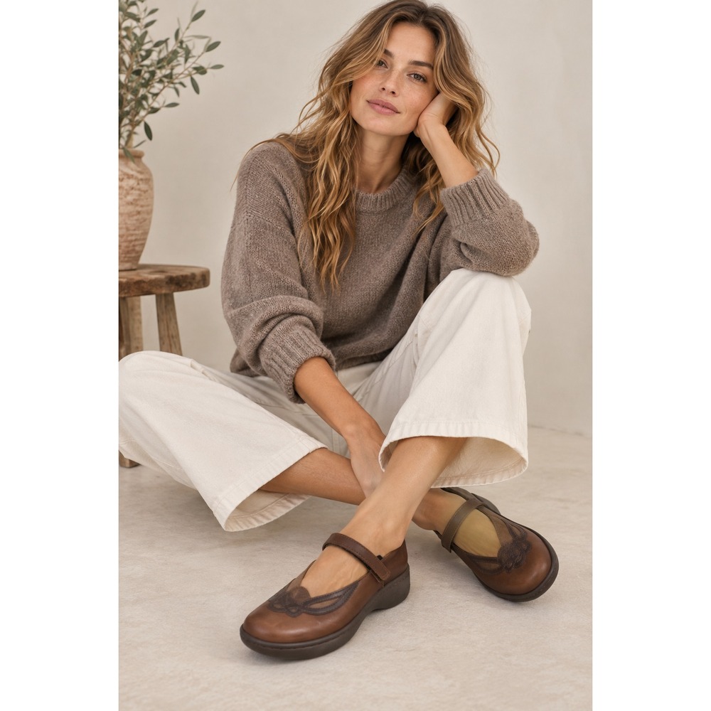NAOT Matai Mary Jane Brown Leather  Shoes Floral Appliqué Comfort 38 US 7-7.5